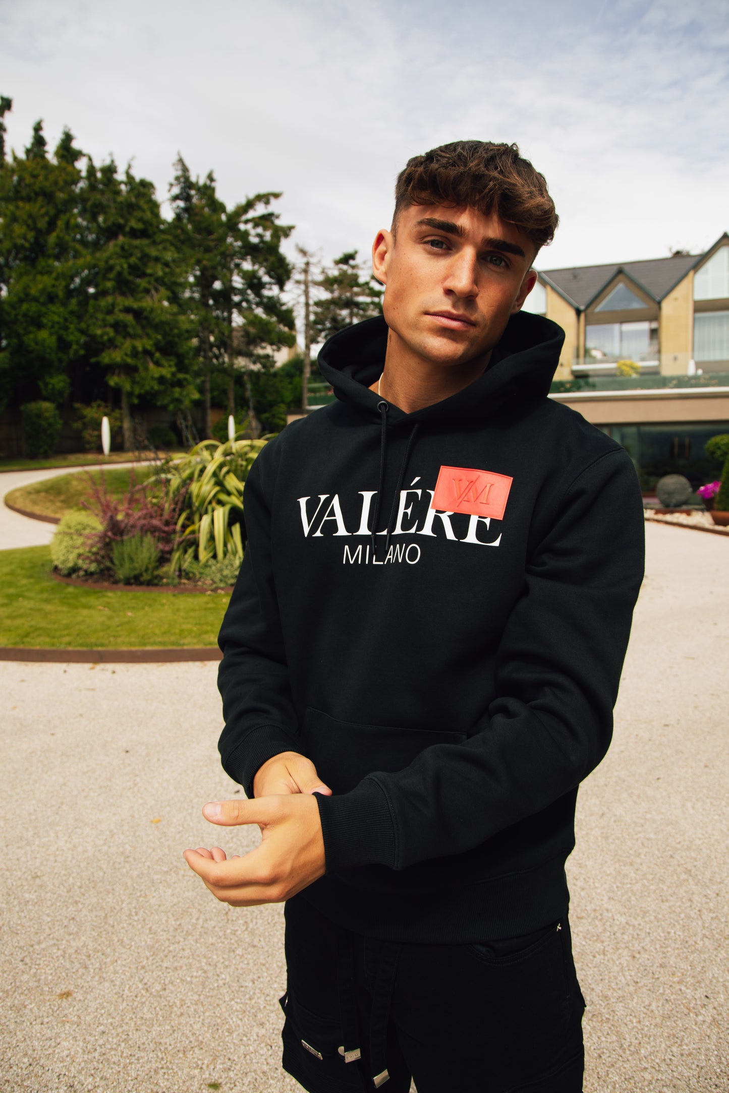 VENETO BLACK HOODIE