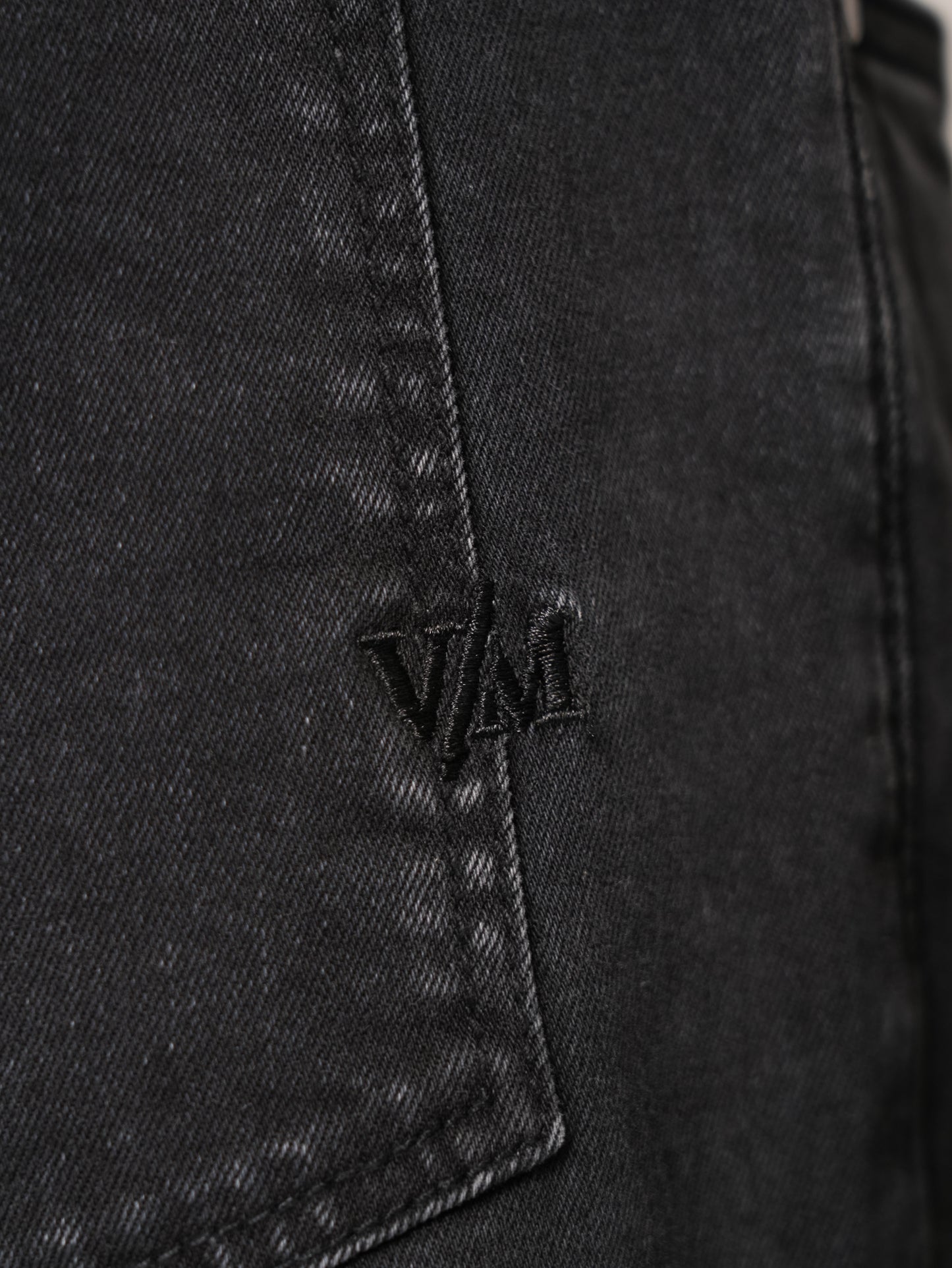 LUSSO BLACK JEAN