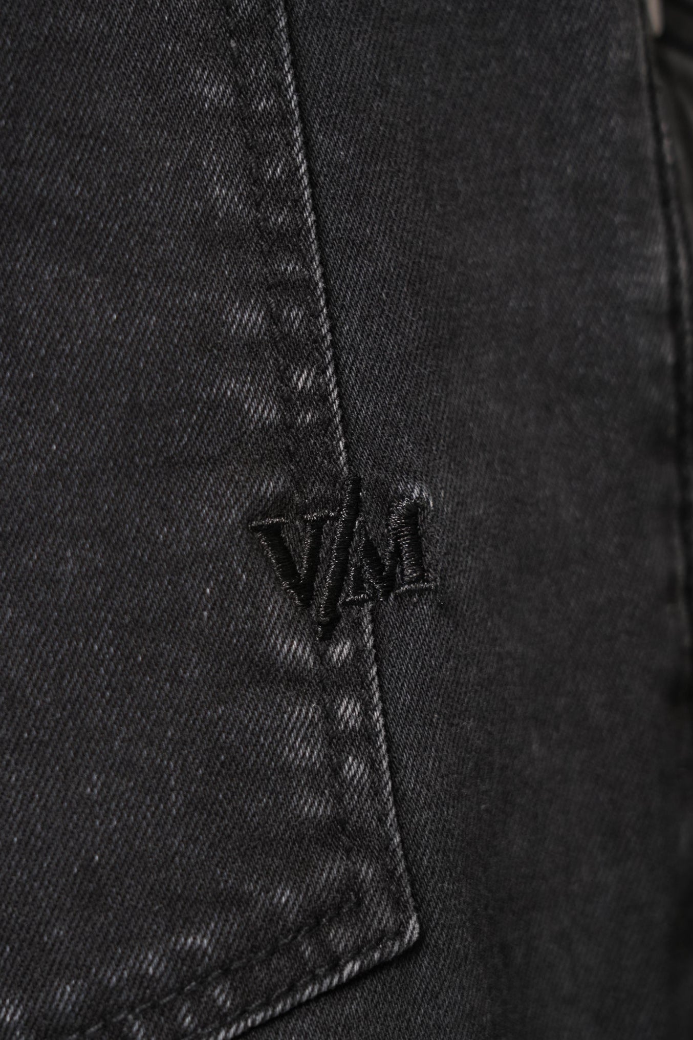 LUSSO BLACK JEAN