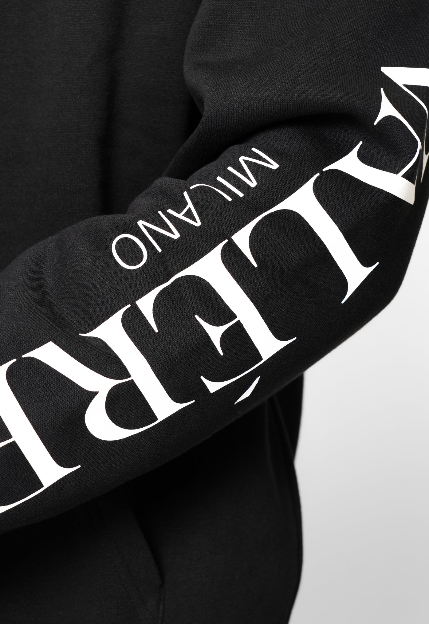 AZIONE BLACK HOODIE & JOGGER SET
