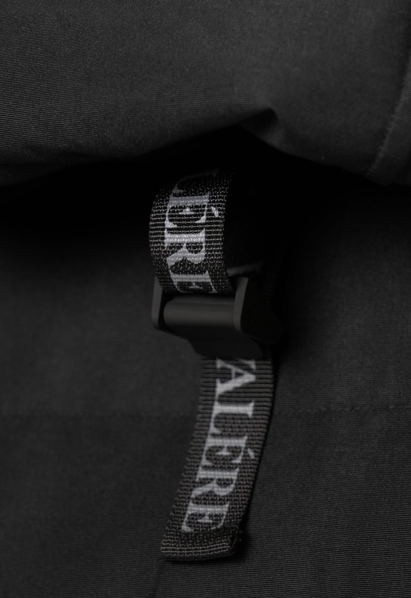 MEDICI BLACK PARKA