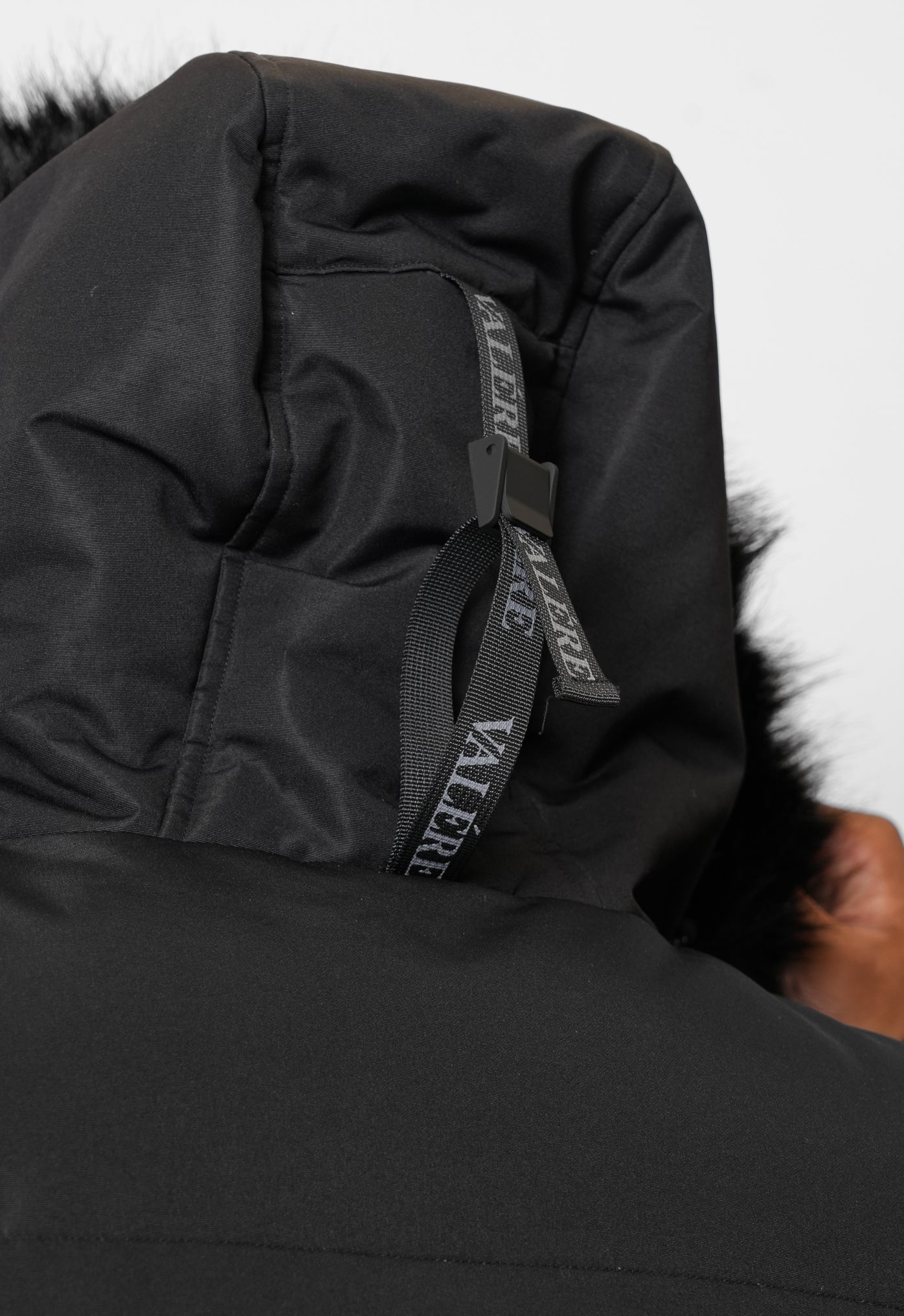 MEDICI BLACK PARKA