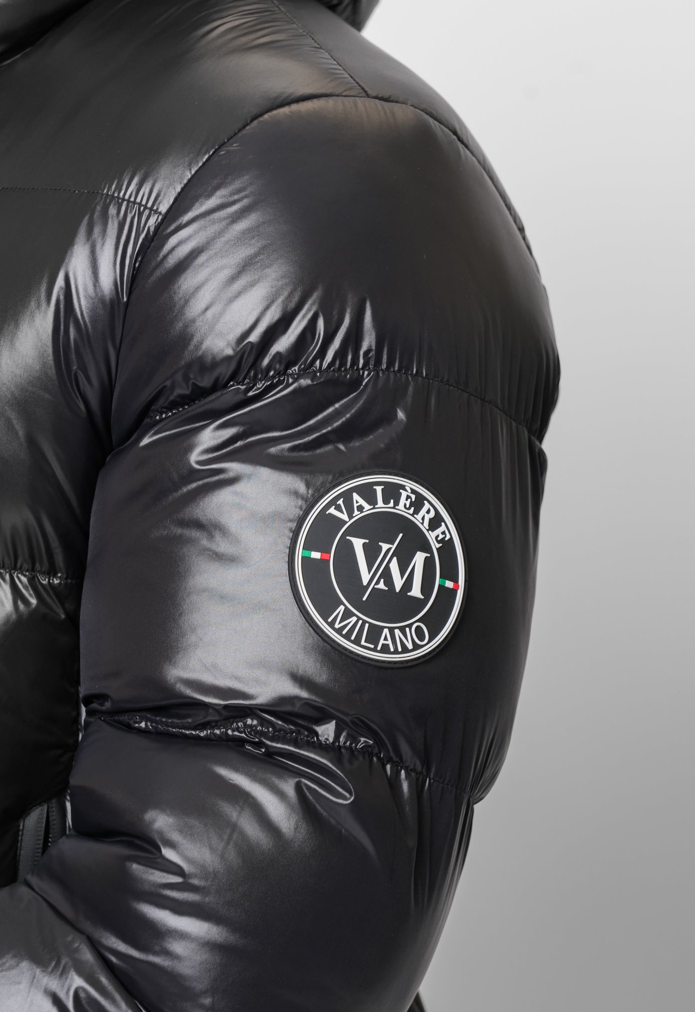 TOMEO BLACK PUFFA
