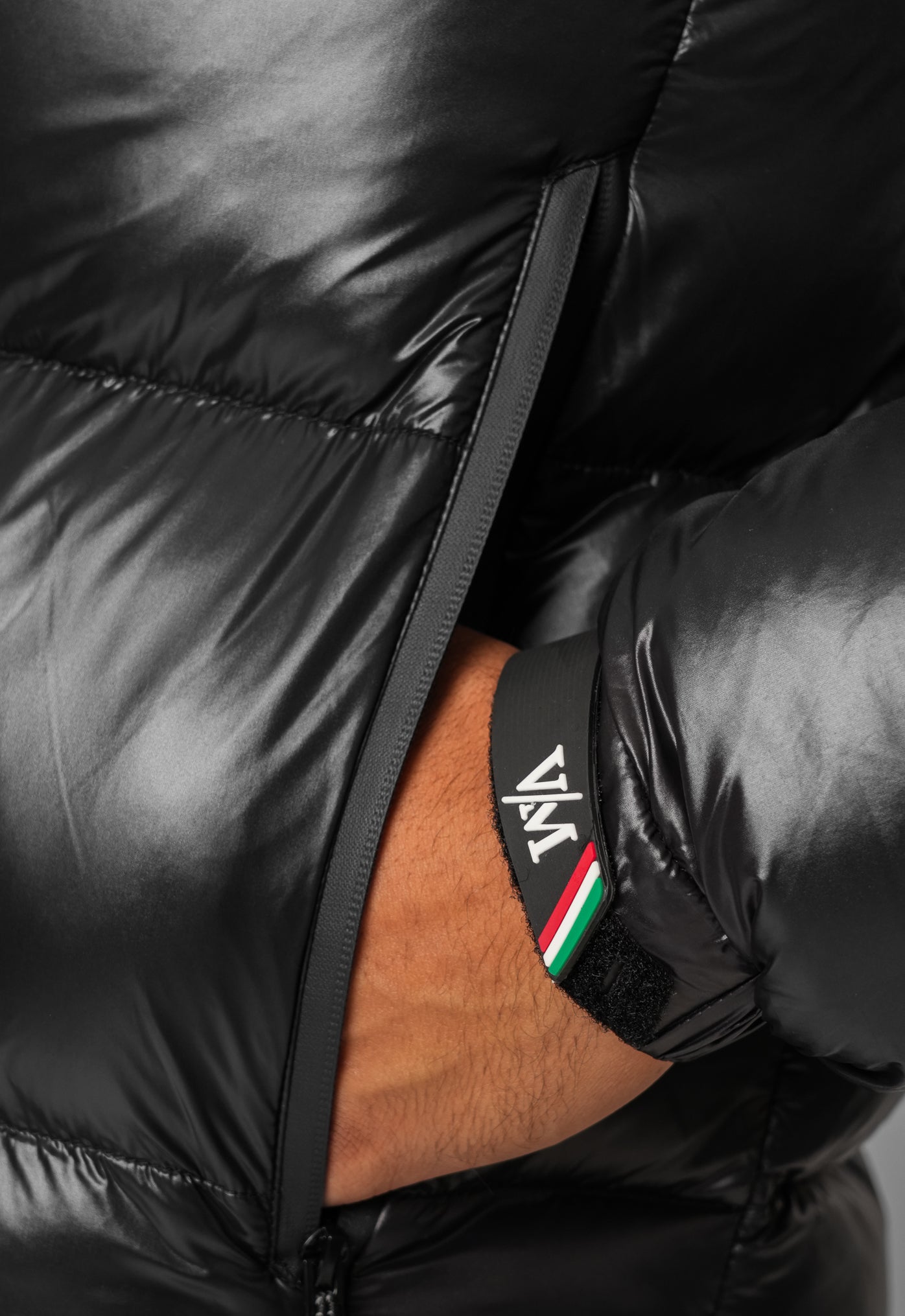 TOMEO BLACK PUFFA