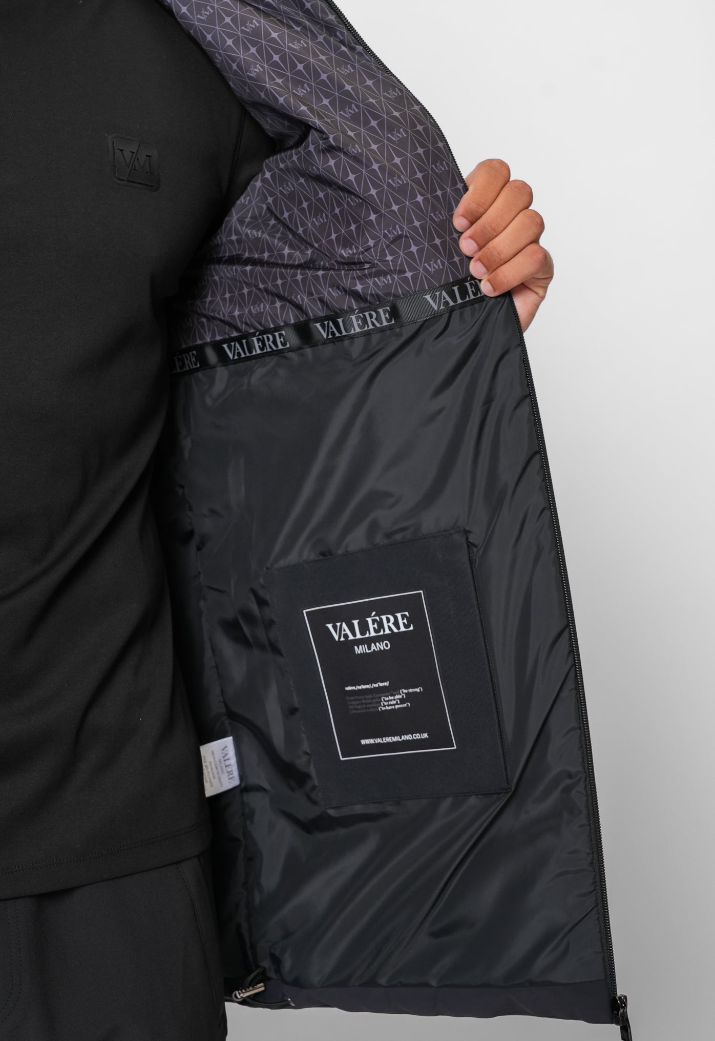 CLEAN BLACK COAT
