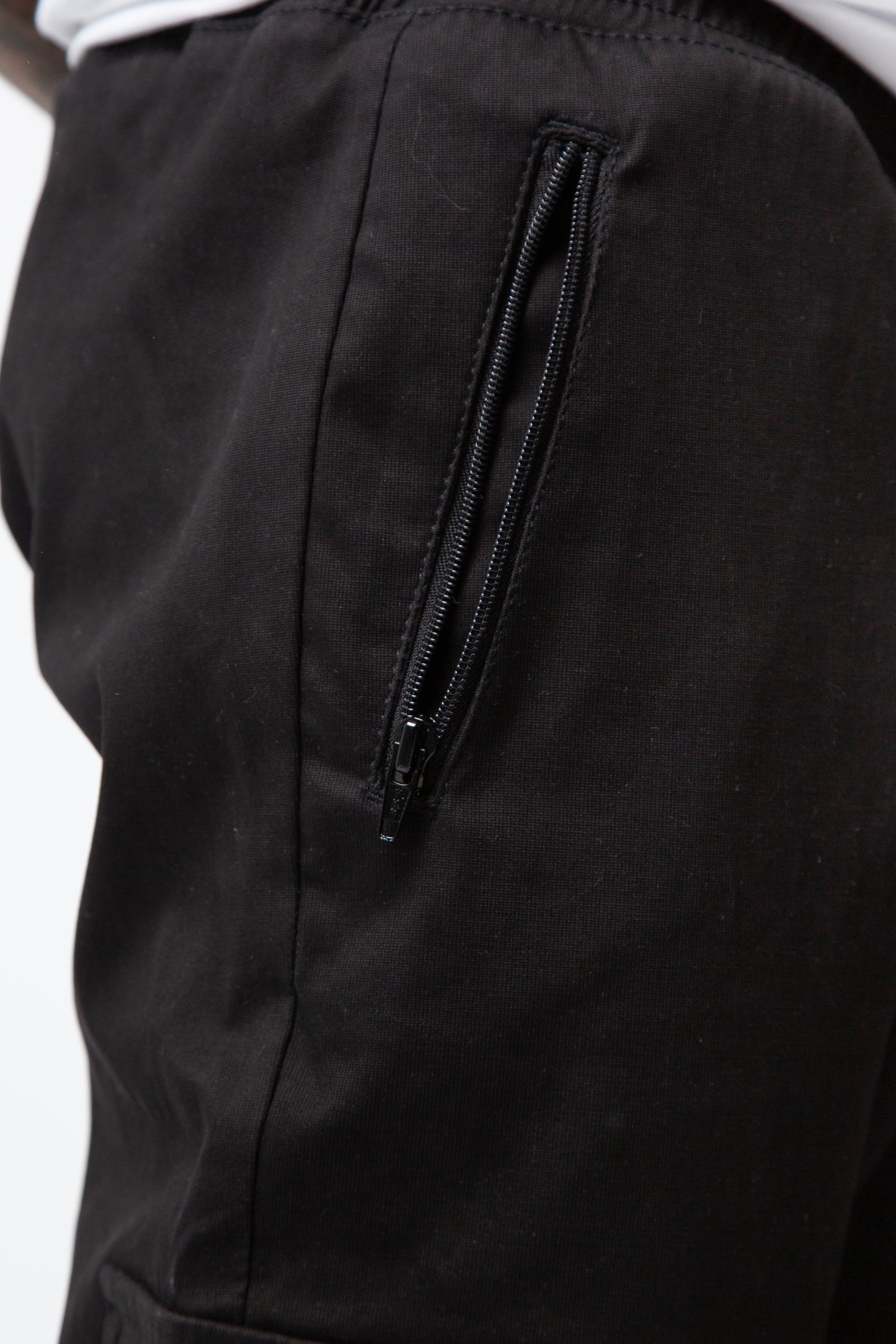 ARMANDO BLACK CARGO