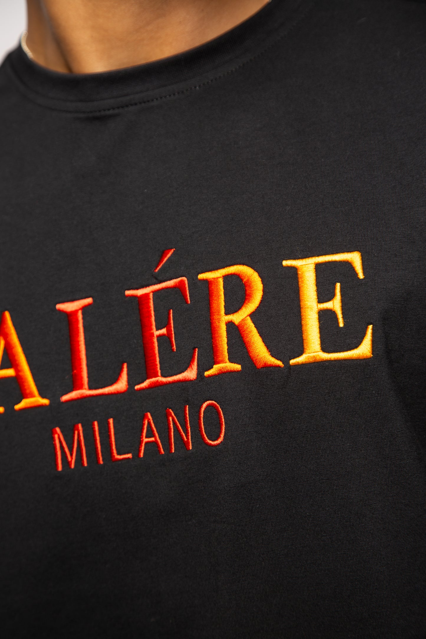 MOLVENO BLACK TEE