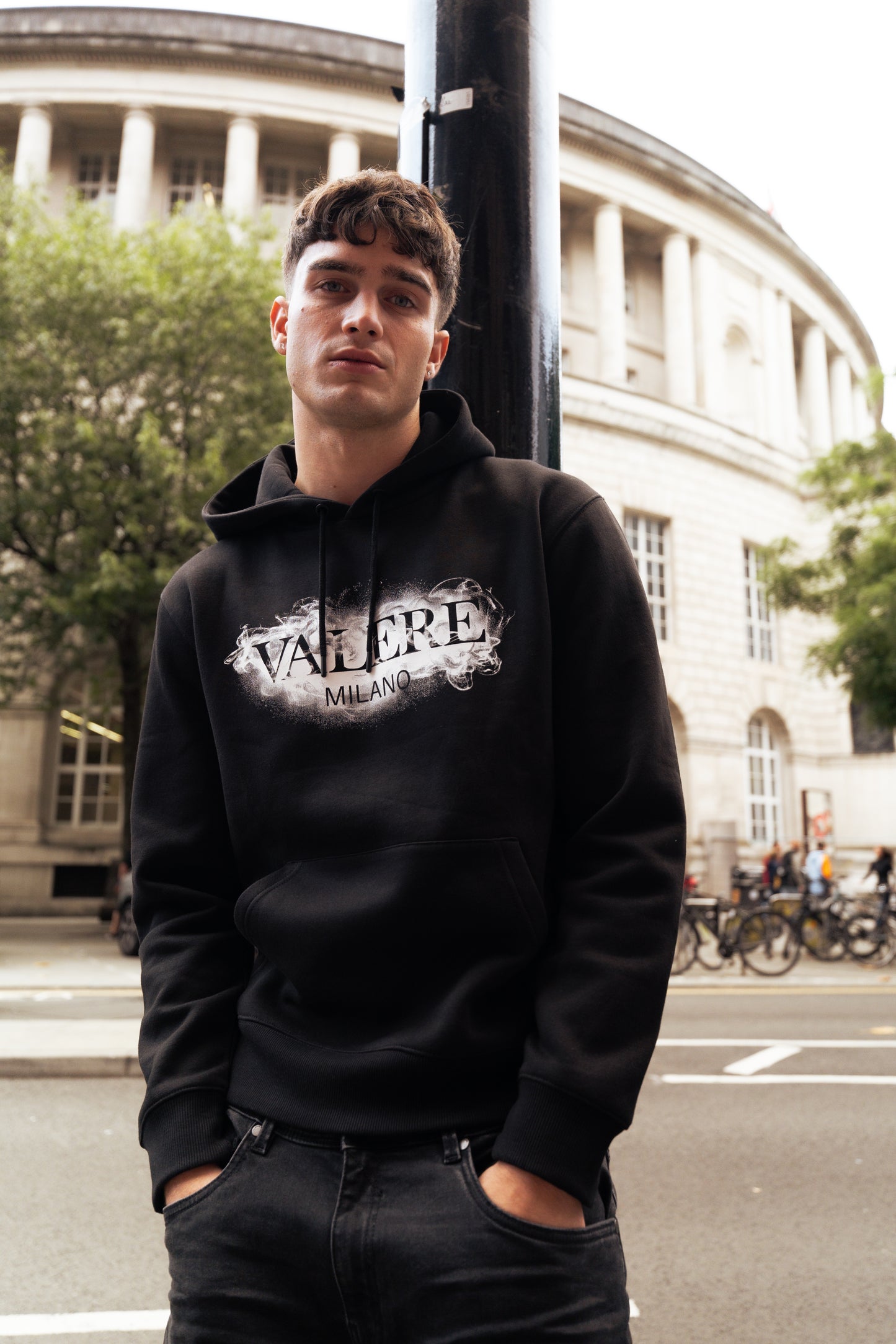 MOMENTO BLACK HOODIE