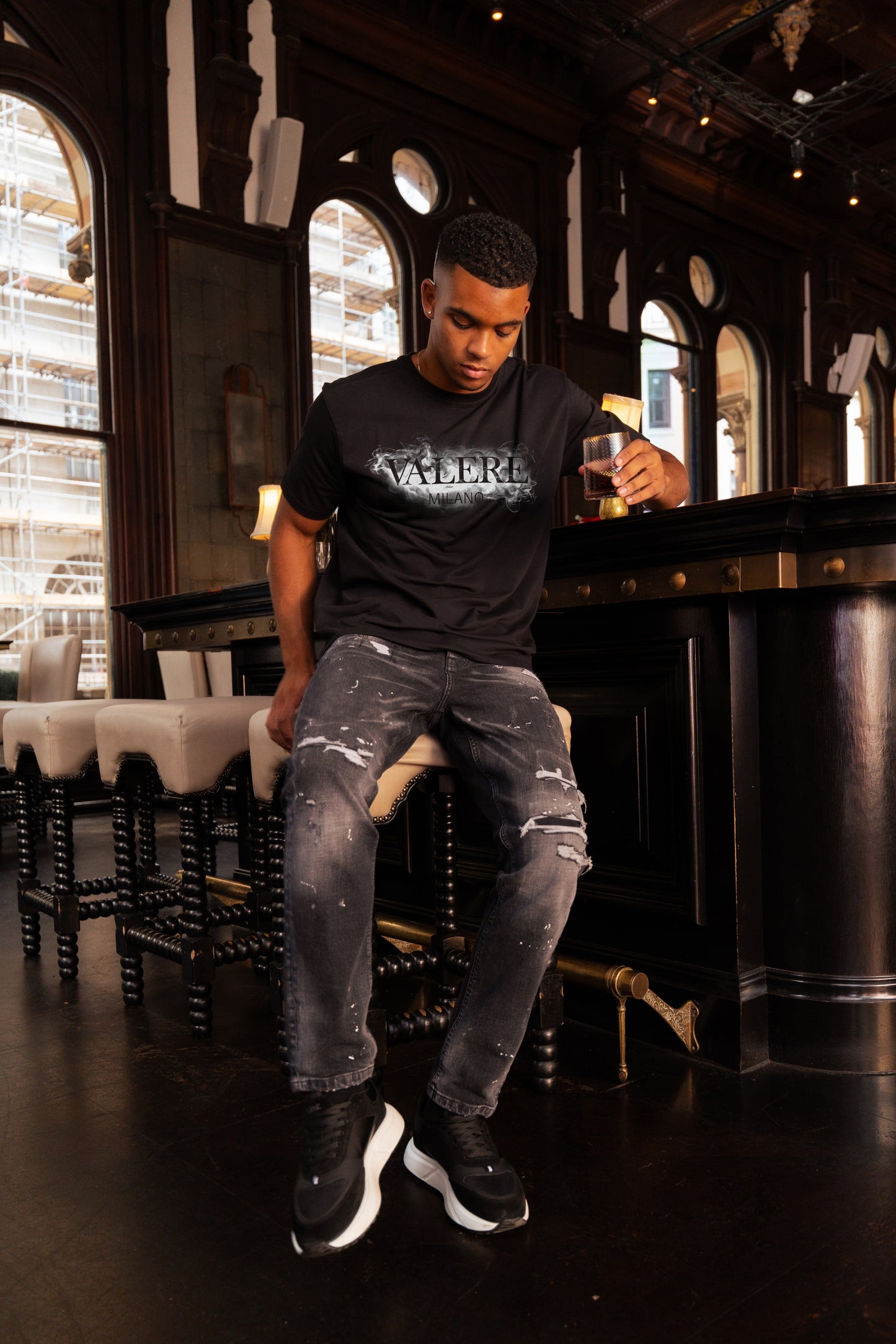 MOMENTO BLACK TEE