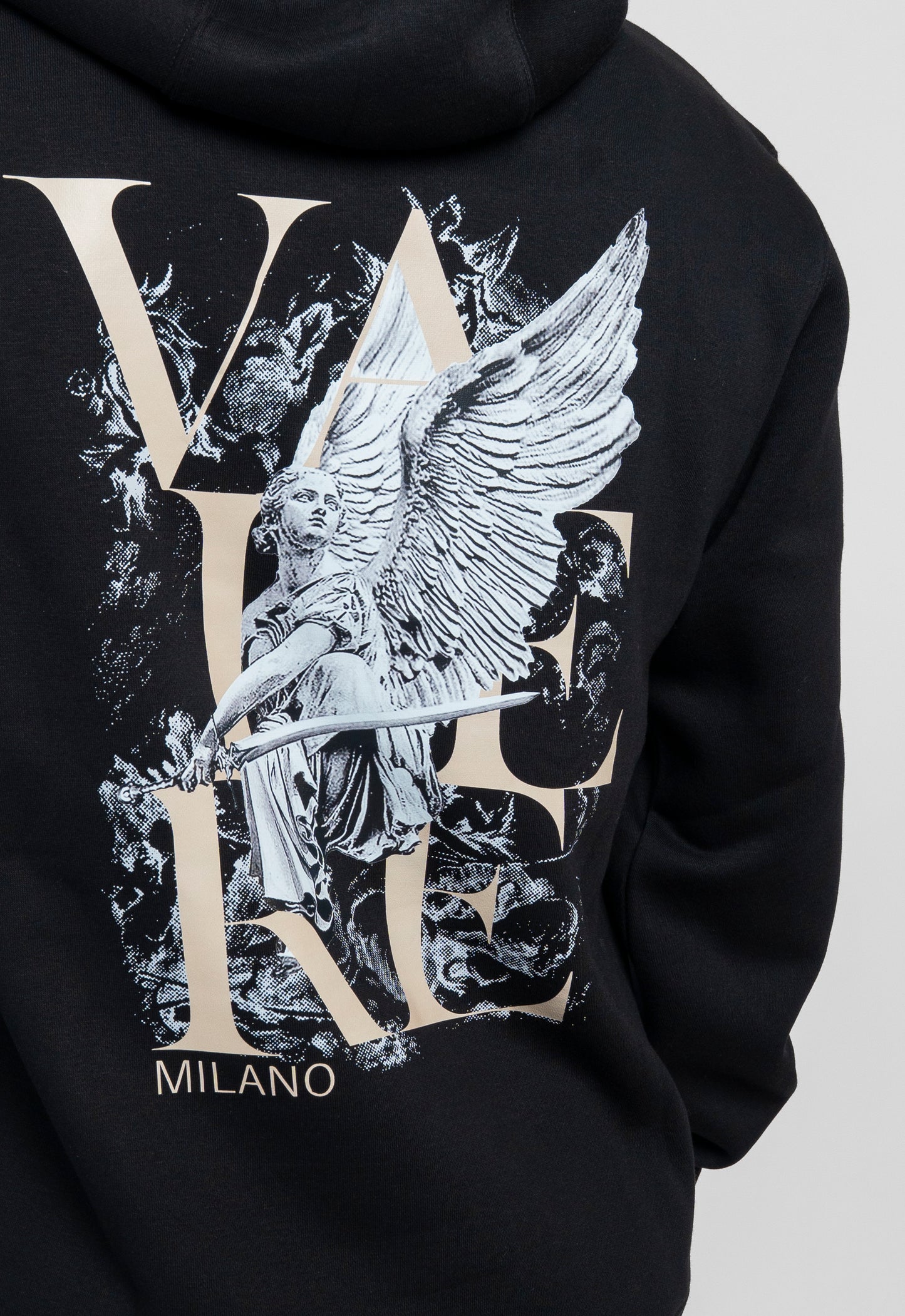 CIRO BLACK HOODIE