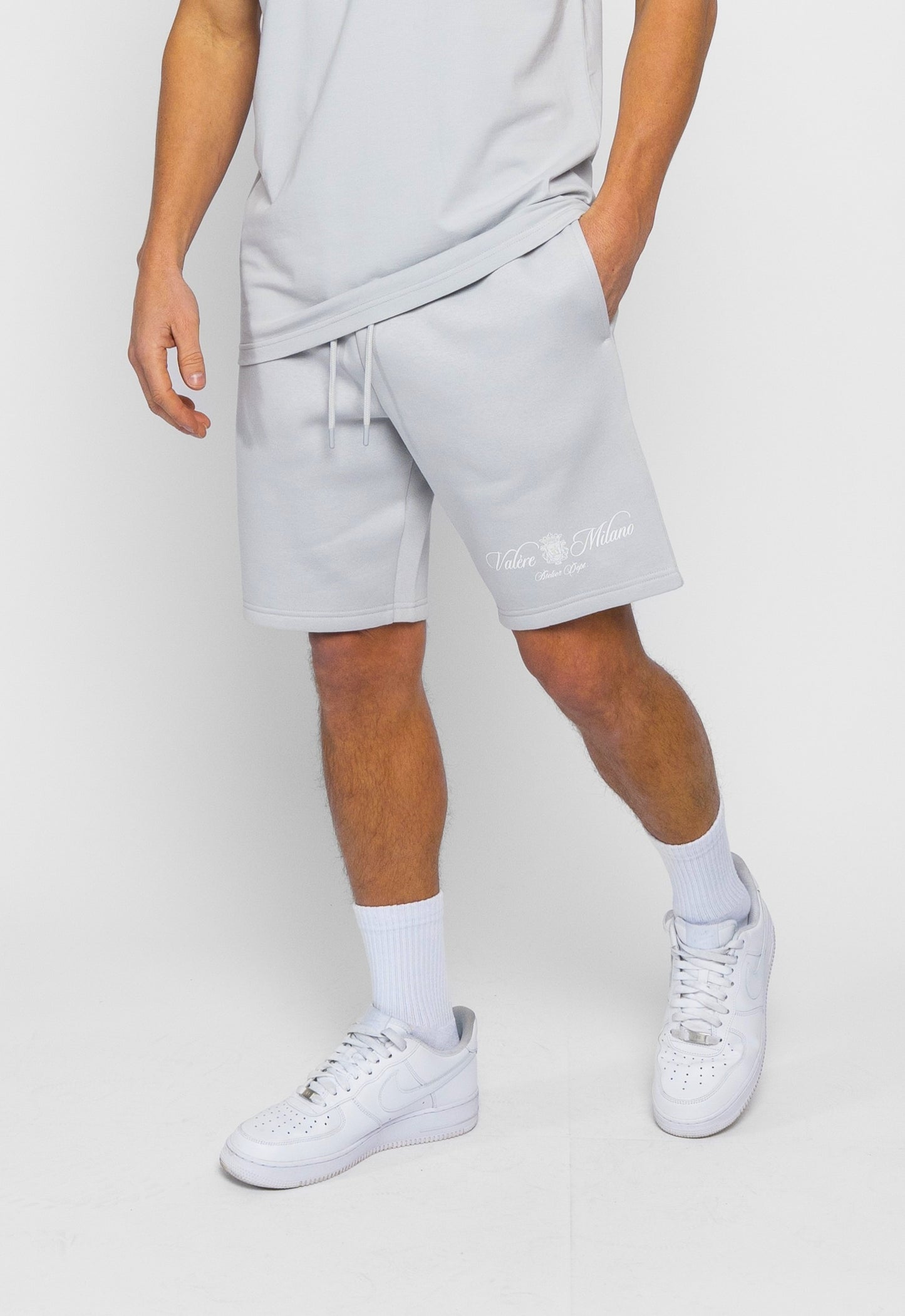 Devaro Grey Essentials Set (T-Shirt, Short & Sweatshirt)