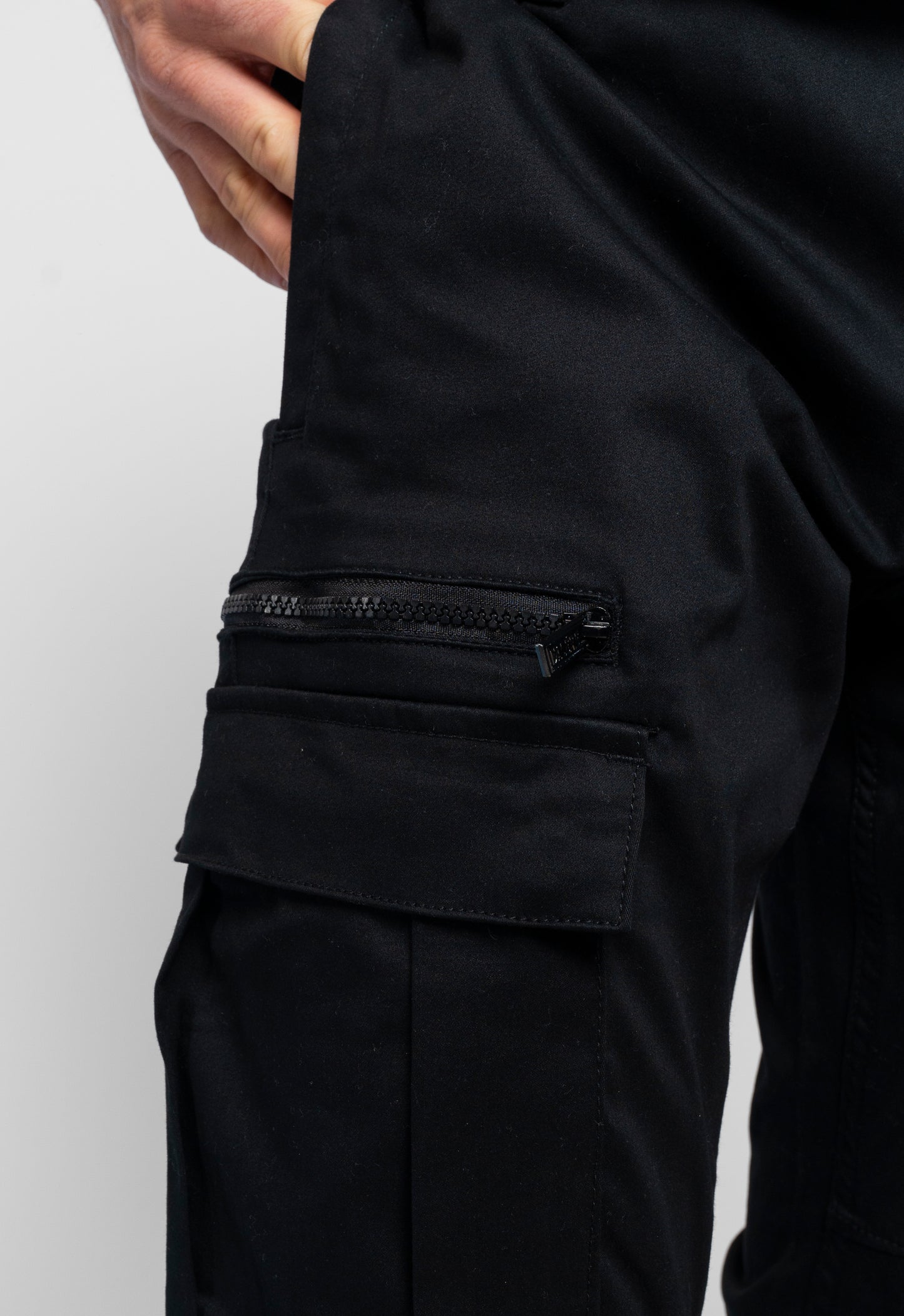 NUOVO BLACK CARGO