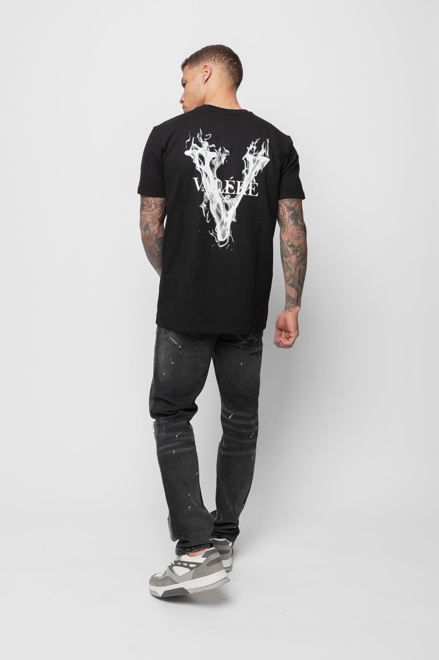 ELIO BLACK TEE