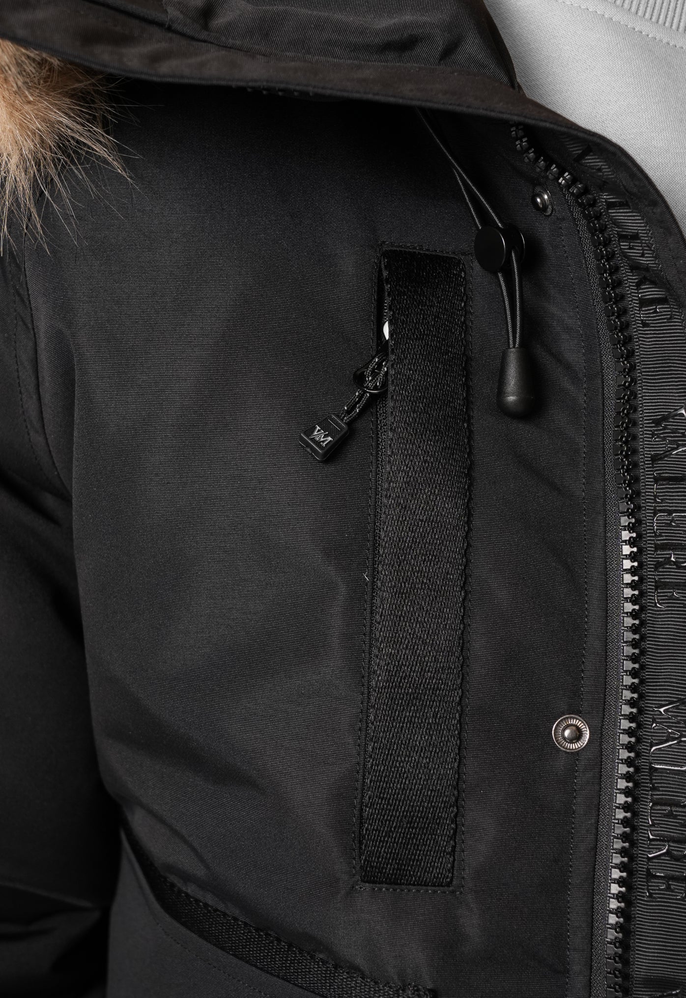 FLIGHT BLACK PARKA