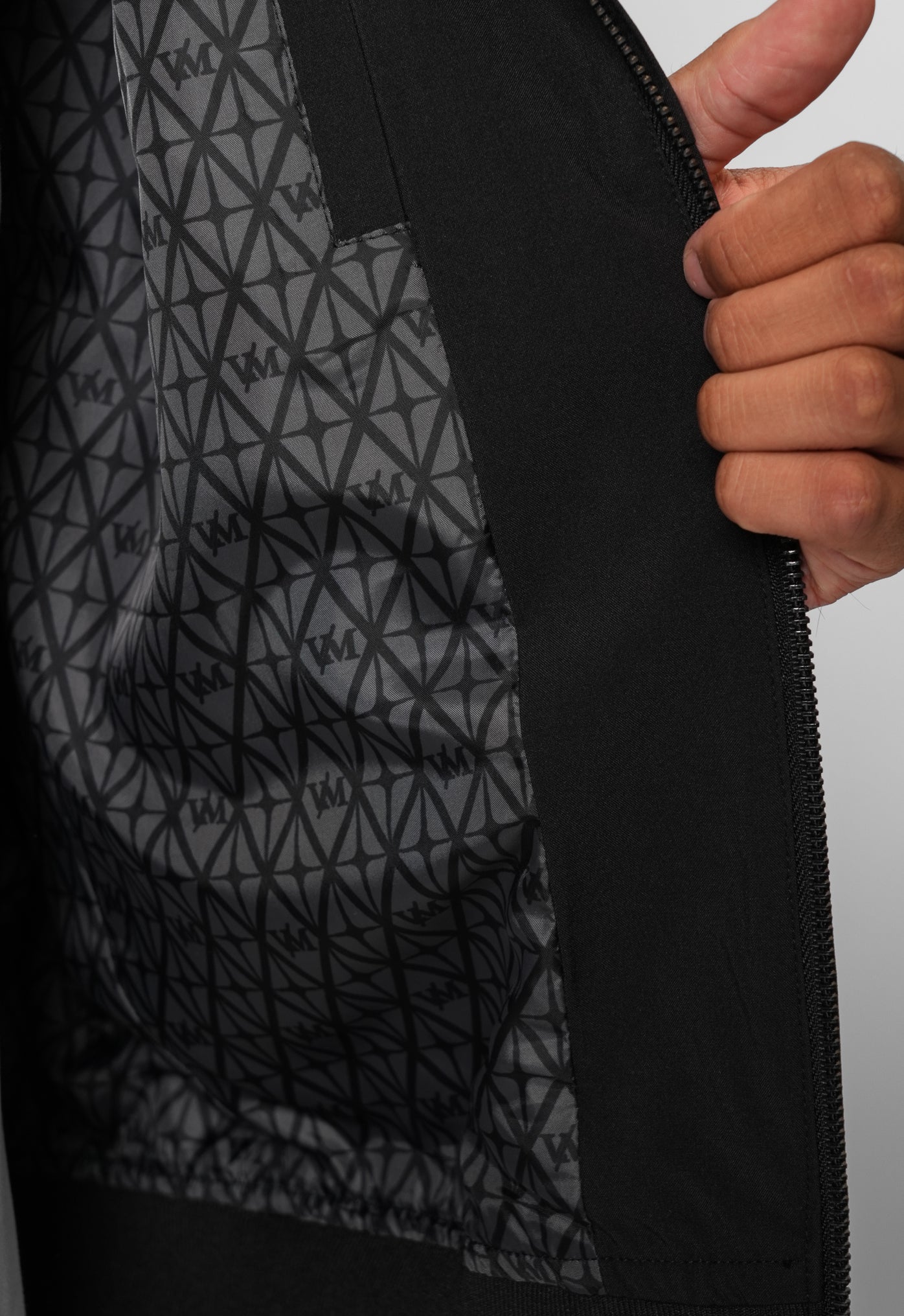 LUXE BLACK BOMBER