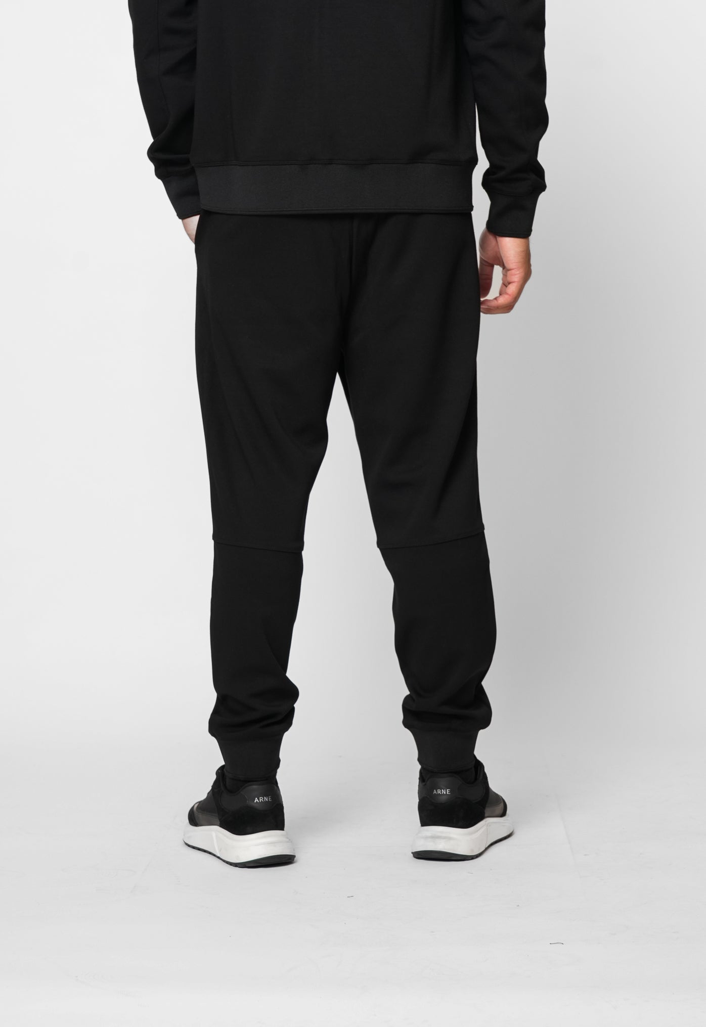 LUXE BLACK JOGGER