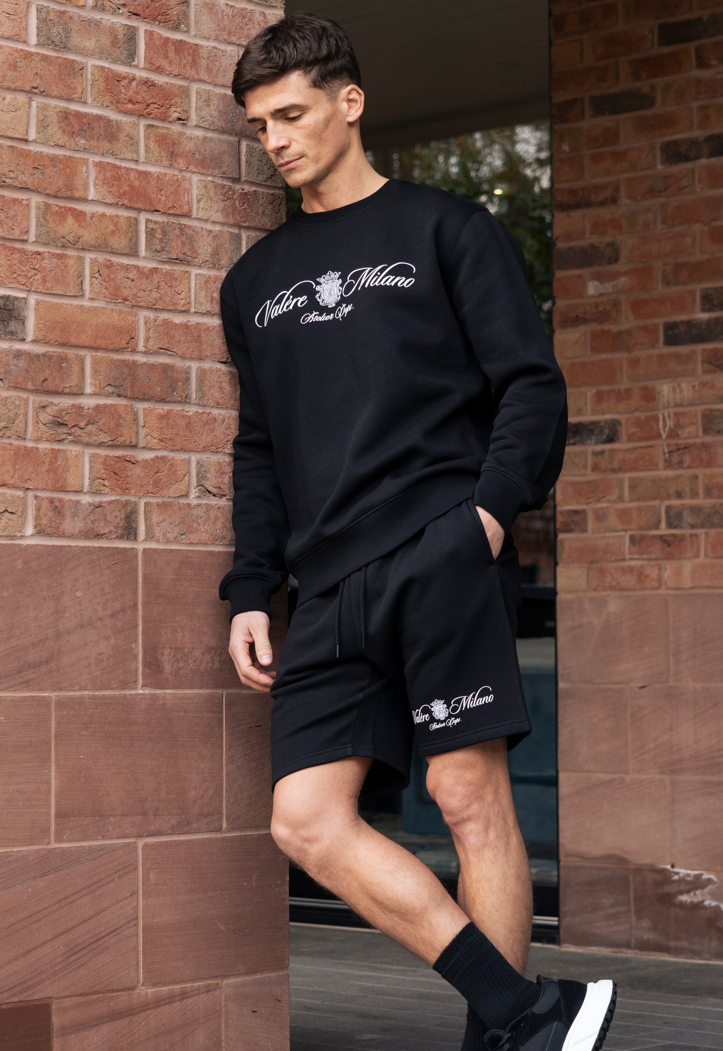DEVARO BLACK SHORT