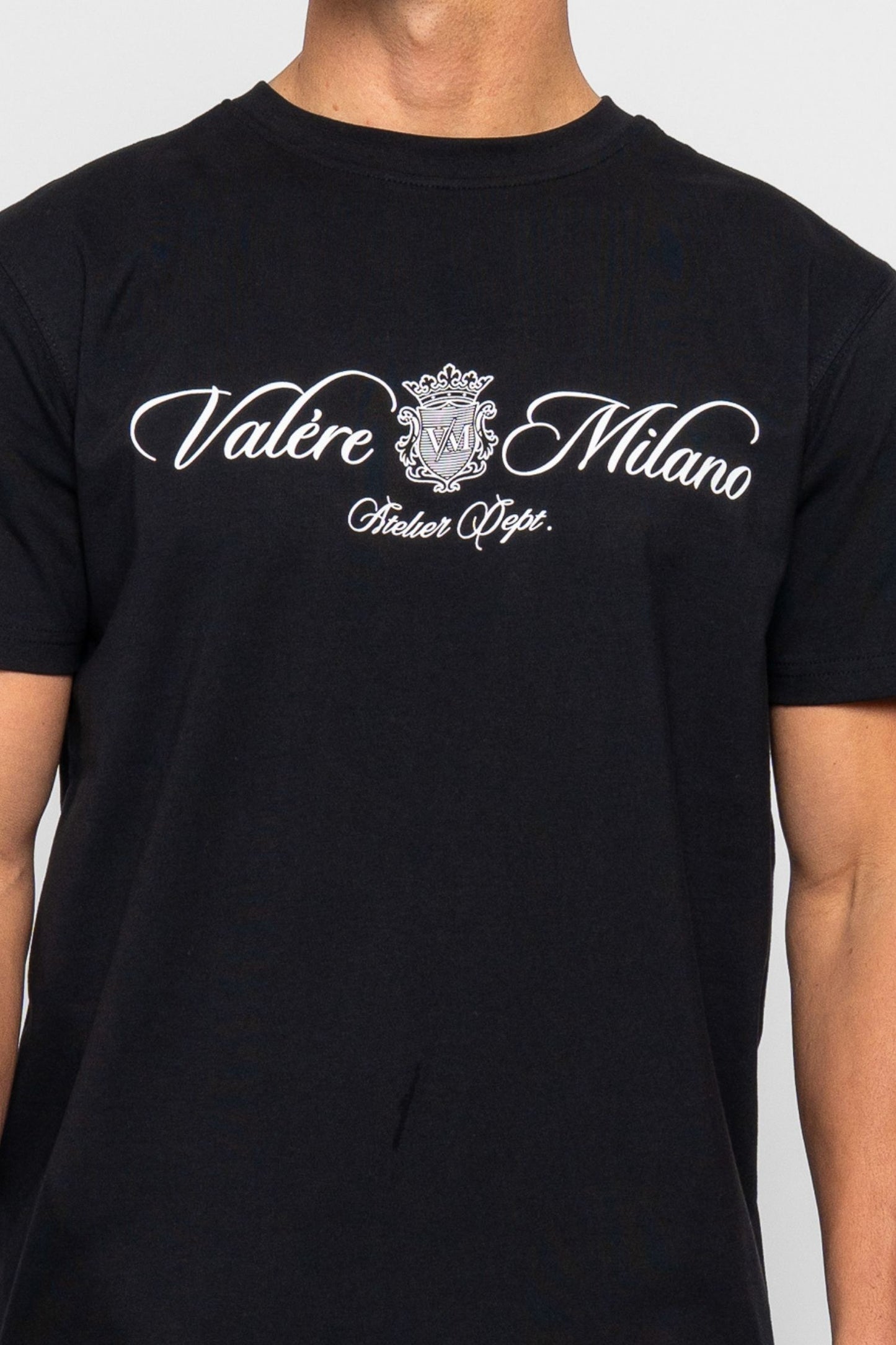 DEVARO BLACK TEE
