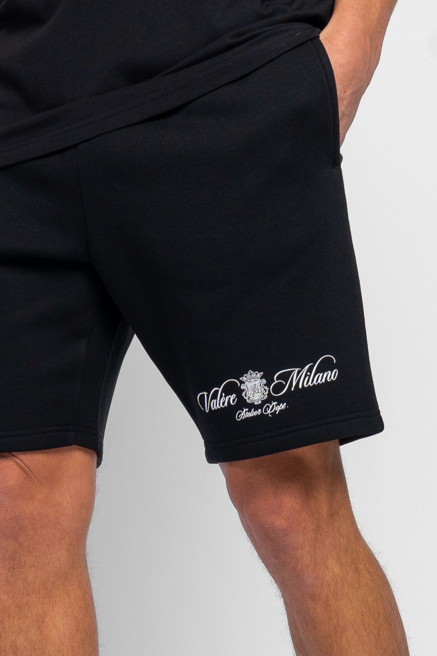 DEVARO BLACK SHORT