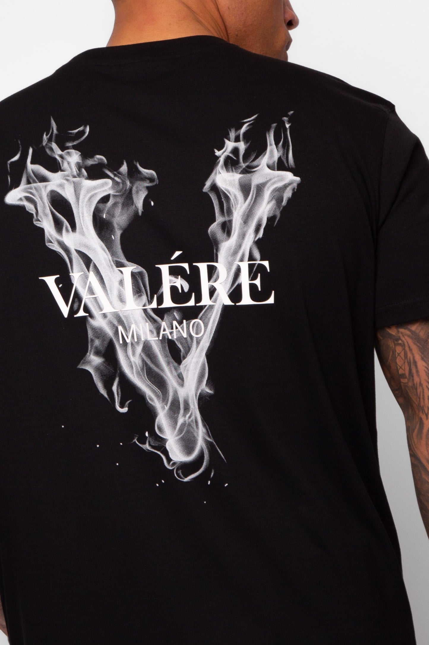 ELIO BLACK TEE