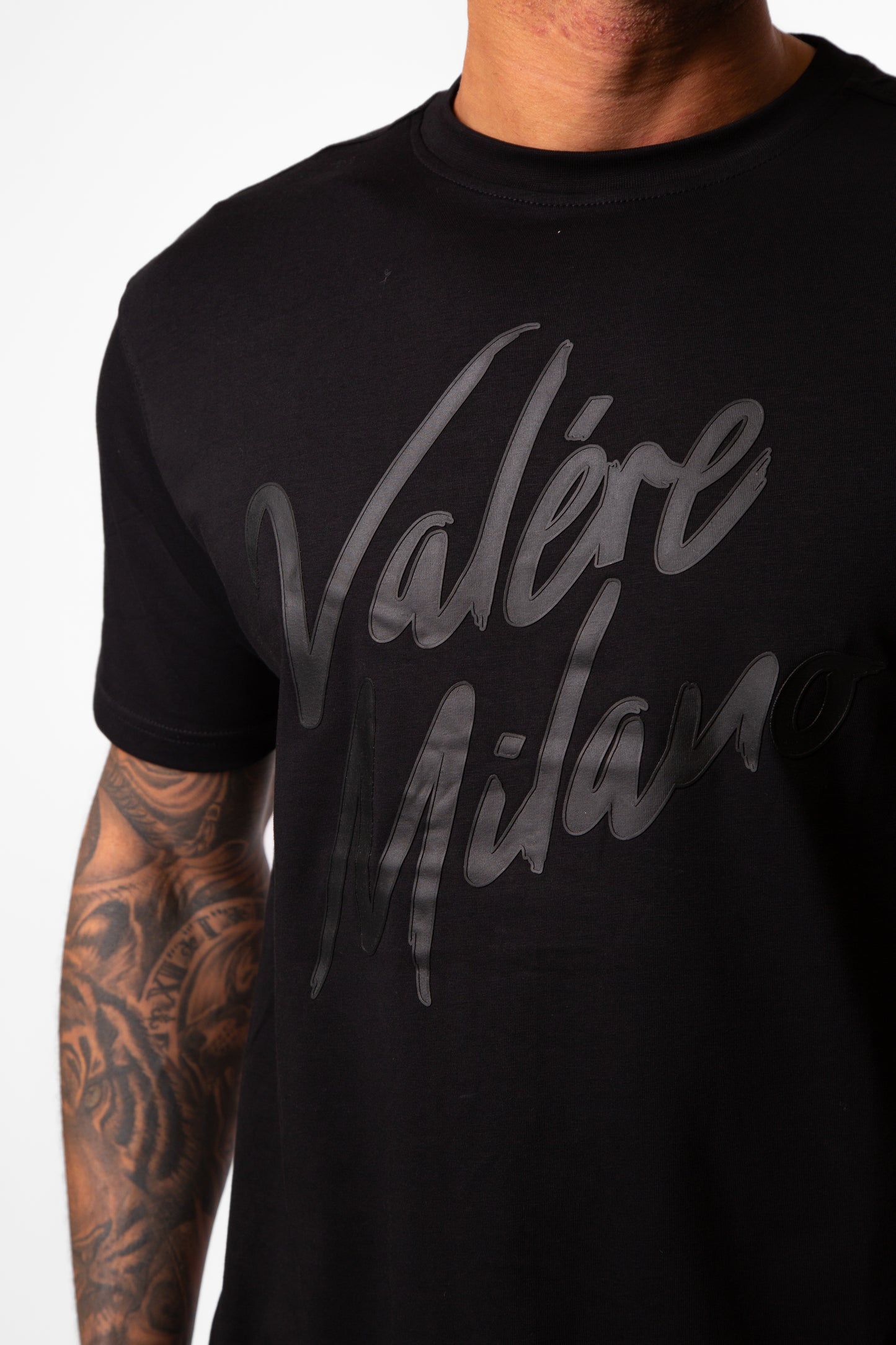 ENRICO BLACK TEE