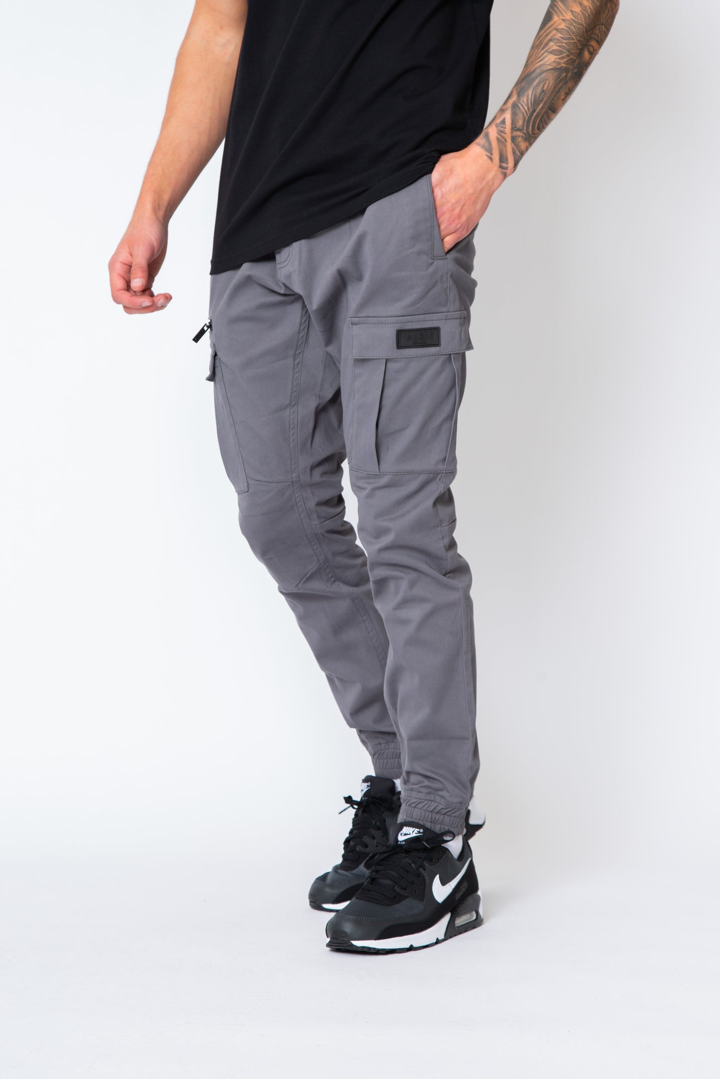 NUOVO GREY CARGO